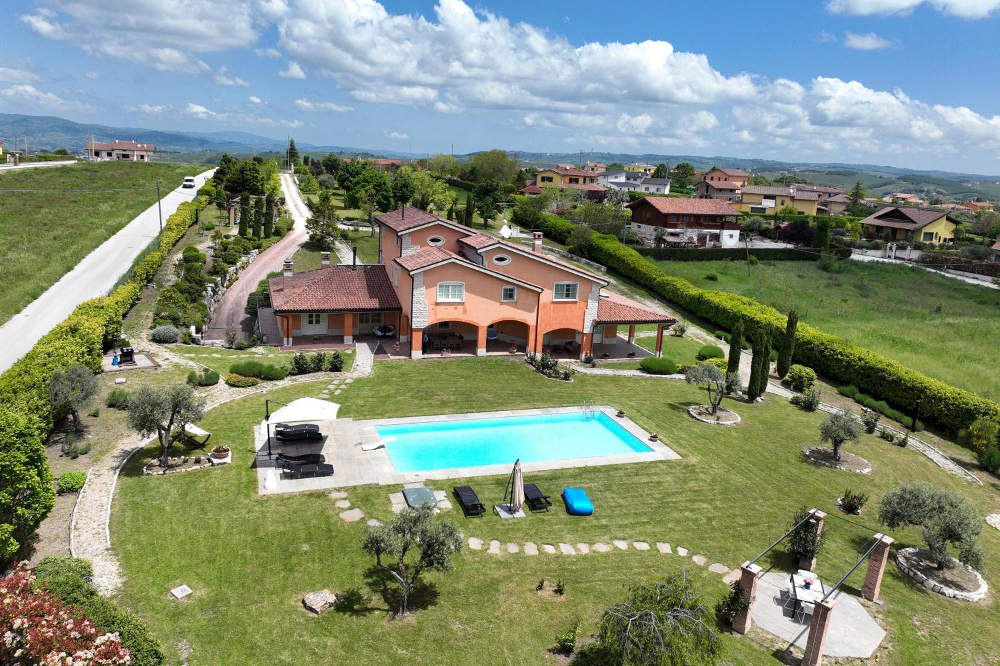 Villa Ruffo Кампобассо Экстерьер фото